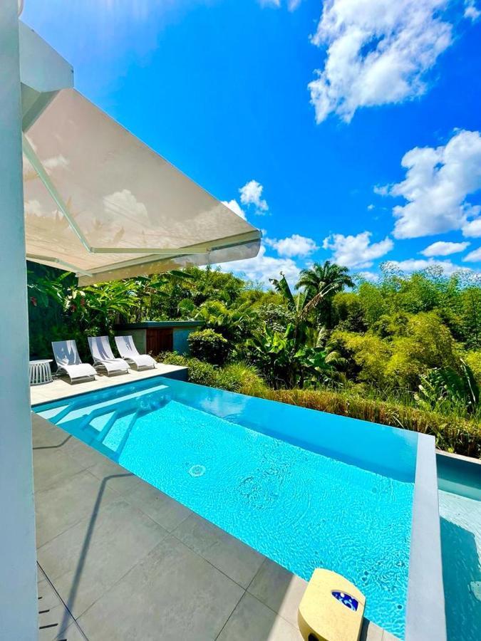 Villa Kumquat Avec Piscine Et Vue Sur Les Montagnes Petit-Bourg Luaran gambar