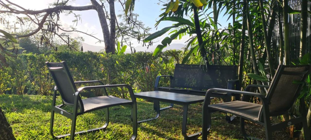 Villa Kumquat Avec Piscine Et Vue Sur Les Montagnes Petit-Bourg Luaran gambar